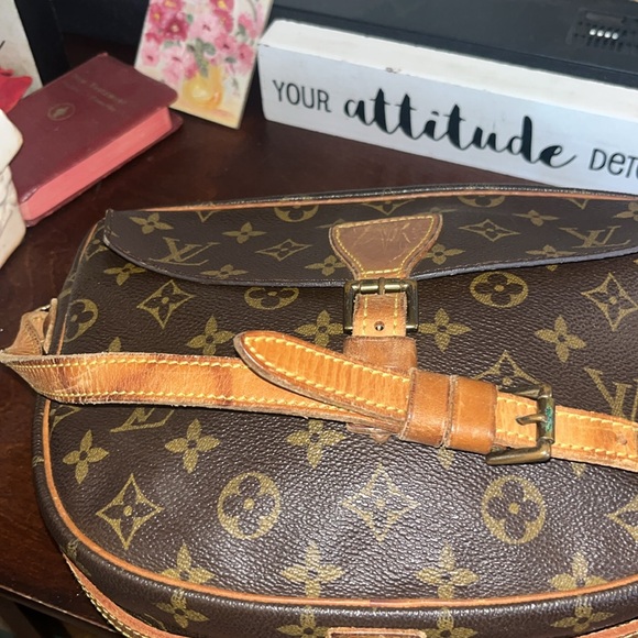 Louis Vuitton Jeune Fille Monogram Coated Canvas Leather Crossbody bag - Picture 8 of 15